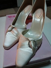 PINK BRAUTSCHUHE HOCHZEIT