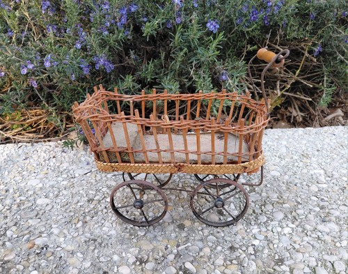 Antiker puppenwagen miniatur - antiker,