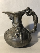 Krug mit Putten & weiblicher