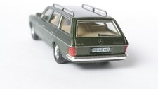 BUSCH 46805 Mercedes W 123 T-Modell "300TD Turbodiesel" CMD-Ausführung grün-met.