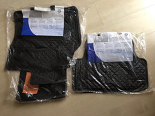 4 Stück original VW Gummifußmatten vorne und hinten  Golf 7 / 8 Golf Schriftzug