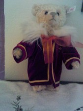 Steiff 04947, Teddy Santa mit weißem Fähnchen  (alle ID's