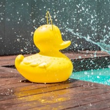 The DUCK-DUCK Lamp 30 cm gelb