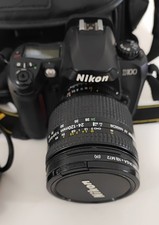 Nikon D100 mit Objektiv Nikkor
