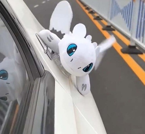 Cartoon plüschauto saugnapf - plüschauto,