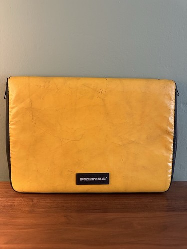 Freitag sleeve med - sleeve,