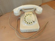 W48  Wand- oder Tisch- Telefon, elfenbein mit Kapseln und original-Kabeln
