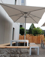 Gastro Sonnenschirm May top Zustand mit abklappbarer Bodenhülse 