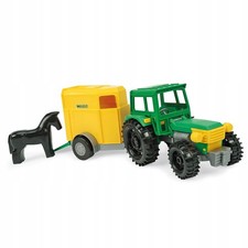 Traktor mit Pferdeanhänger