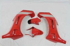 Set die Verkleidungen Rot