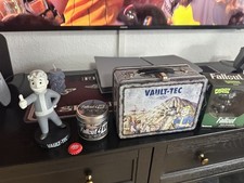 Fallout Lunchbox und Figuren Kerze und Kronkorken
