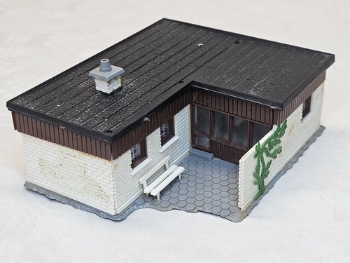 Heljan b215 bungalow fertig - h0,
