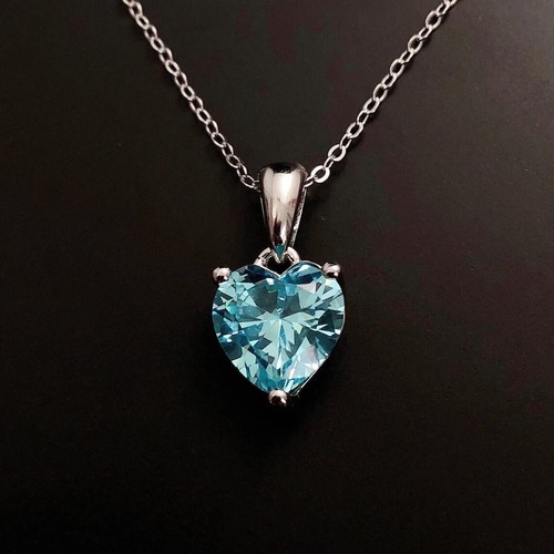 Schöner blauer topas - blauer,