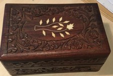 Schöne handgeschnitzte Dose