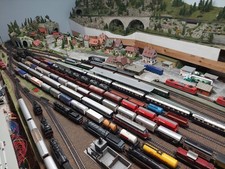 Große, komplett zerlegbare Eisenbahnanlage in HO von Märklin