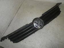 Kühlergrill mit Emblem
