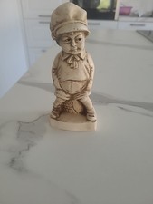ALTE VINTAGE SKULPTUR FIGUR JUNGE MANN GES.GESCH 2260