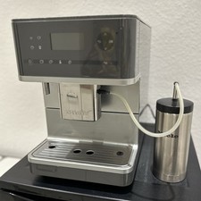 Miele Kaffeevollautomat CM6300 Kaffeevollautomat Dunkelgrau/Schwarz. Defekt.