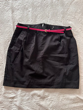 Schwarzer Rock mit pinkem