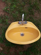 Waschbecken curry komplett mit Armatur, aus den achtziger Jahren