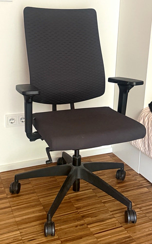 Bürodrehstuhl schwarz