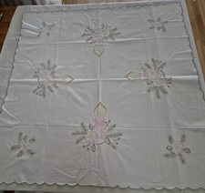 II - Gestickte Weihnachtsdecke