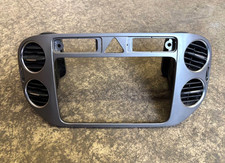 Radio Blende Lüftungsdüsen VW Tiguan Navi silber 5M0858071K