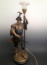 Große figürliche Lampe -