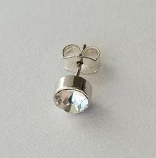 Ein Ohrstecker Single-Ohrstecker  Zirkonia-Stein Schmuck silberfarben