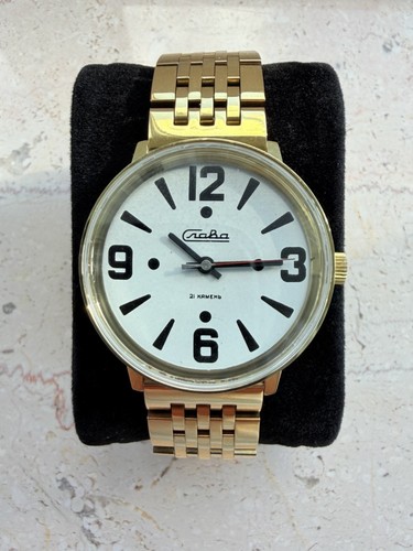 Eine moderne slava uhr - eine,