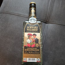 SCHWARZWALDHOF Schwarzwälder Kirschwasser 40% vol 0,35l Franz Fies Oberkirch 