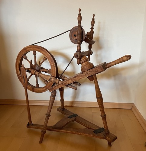 Altes antikes holz spinnrad - 1x,