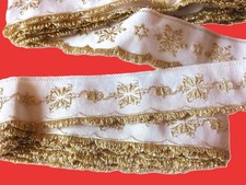 Borten Weihnachtsborte Weiß mit goldener Stickerei - Schneesterne