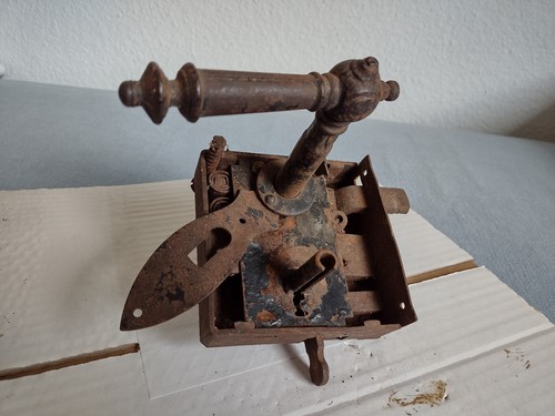 Altes schweres kastenschloss - schweres,