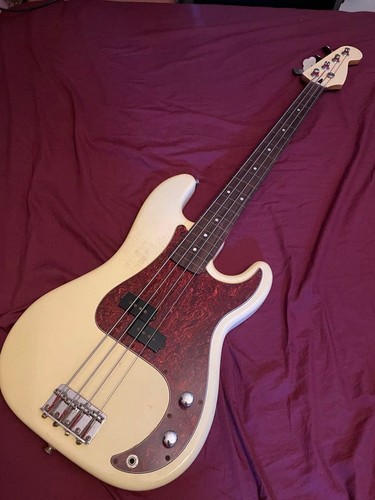 Mavis fretless precision bass - mavis,