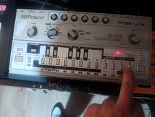 Roland TB-303 Bass Line Analog