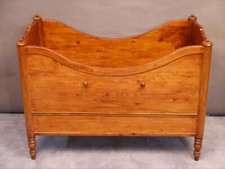 Antikes  Kinderbett, Weichholz um 1850 / 1900...