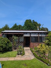 Kleingarten mit Pool und Überdachten PKW Unterstand zu verkaufen