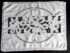 ANTIKES DECKCHEN WEISS 51X39cm