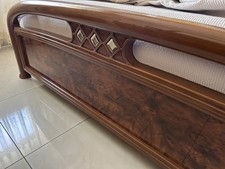 Italienischer Schlafzimmer, ohne Schrank 