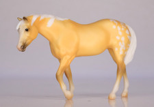 Breyer Pferd Stablemates Modellpferd April Fool's blind bag 2025 Halayi Indian