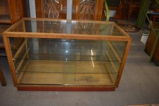 Tresen Vitrine