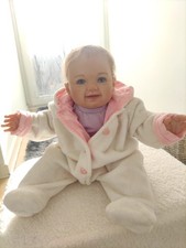 Lebensechte Babypuppe "Savana" The Ashton-Drake Galleries, designed by Ping Lau 