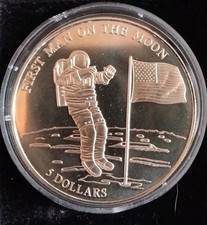 Eroberung des Weltraums / 5 Dollar - Der erste Mensch Betritt Den Mond Neusilber