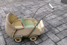 Puppenwagen Mayer Korbgeflecht alt