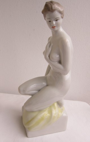 Art deco hollohaza kezzel - art,