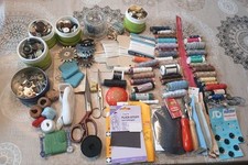 Nähgarn Knöpfe Maßband Schneiderkreide Scheren Reißverschlüsse aus Omas Schrank