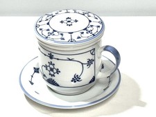 Sylter Teetasse mit Untertasse, Deckel und Filter -indisch blau-Strohblume No.2
