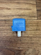 BMW E36 E90 E32 E36 E46 E39 Relais Schliesser himmelblau 61 36 6 915 327
