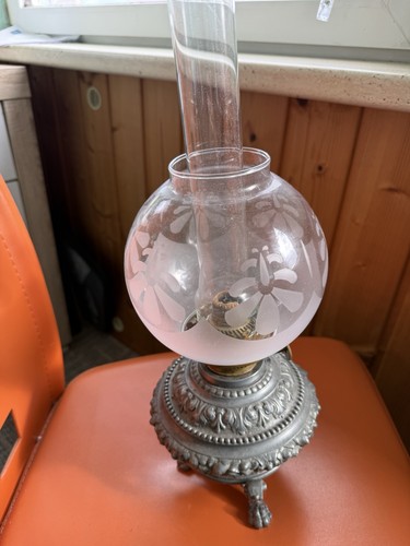 Alte petroleumlampe mit - petroleumlampe,